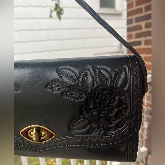 Vintage Black Leather Hand-tooled Purse Detachable Leather Handle and ChainStrap - Picture 6 of 12